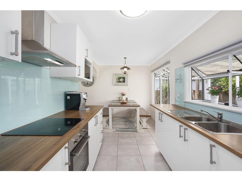 4 Saltash Street, Labrador QLD 4215