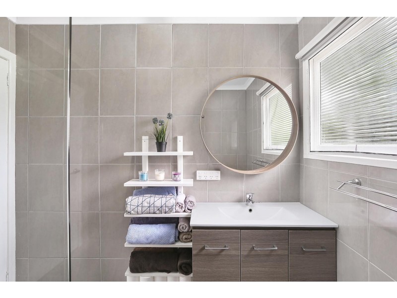 4 Saltash Street, Labrador QLD 4215