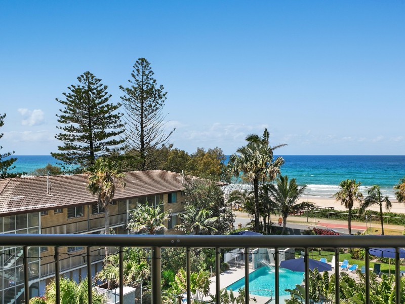 15/4 Britannia Avenue, Broadbeach QLD 4218