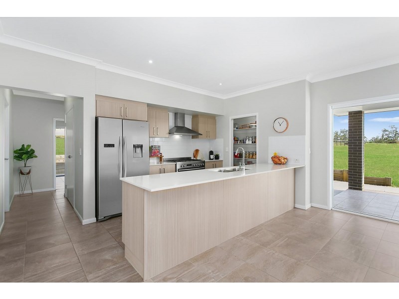 92 Martin Place, Tamborine QLD 4270