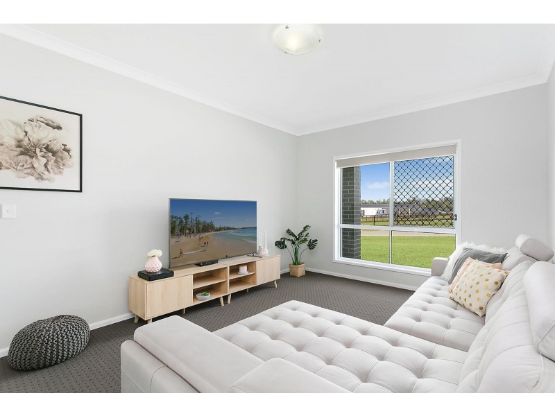 92 Martin Place, Tamborine QLD 4270