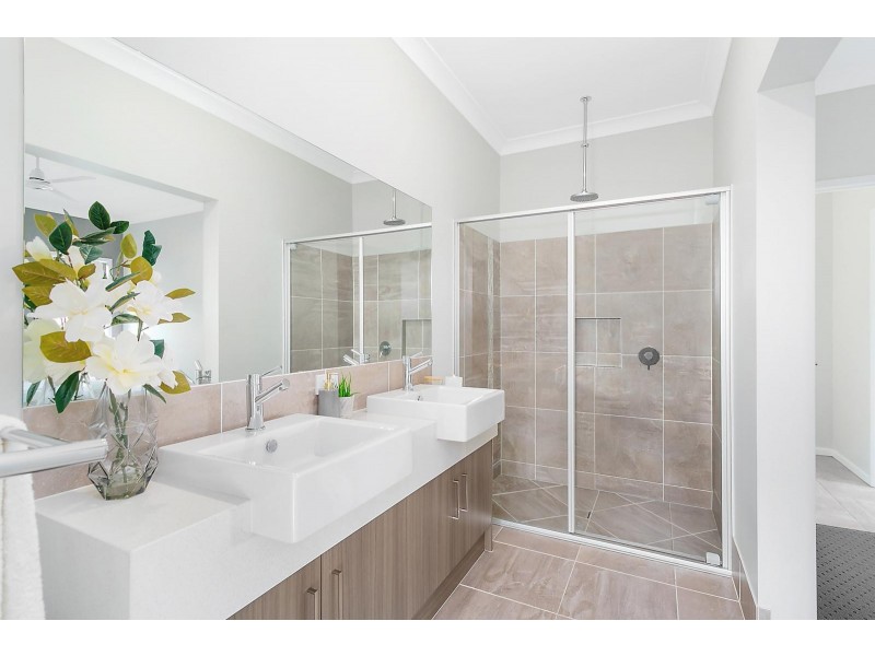 92 Martin Place, Tamborine QLD 4270