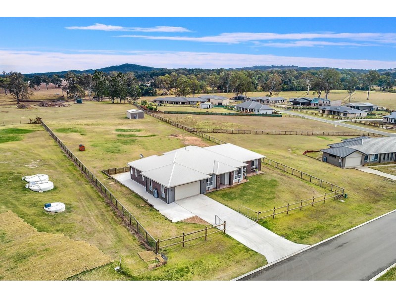 92 Martin Place, Tamborine QLD 4270
