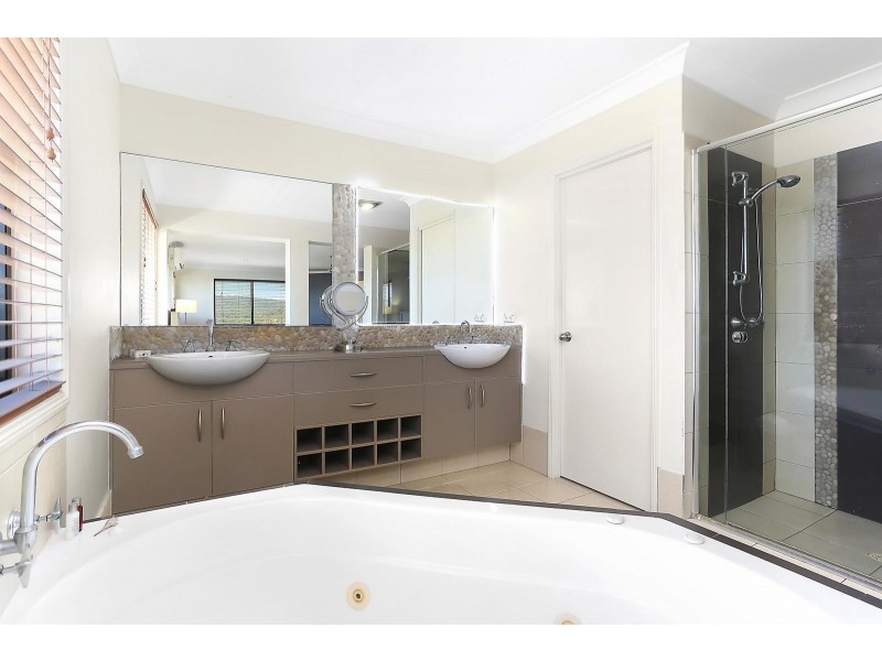 20 Wellers Street, Pacific Pines QLD 4211