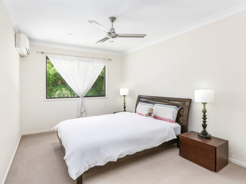 20 Wellers Street, Pacific Pines QLD 4211