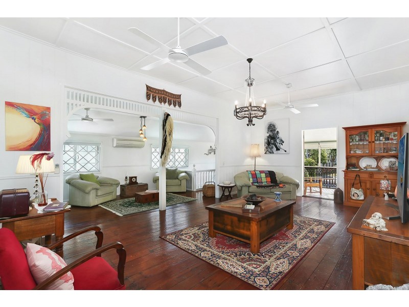 13 Ernest Street, Labrador QLD 4215