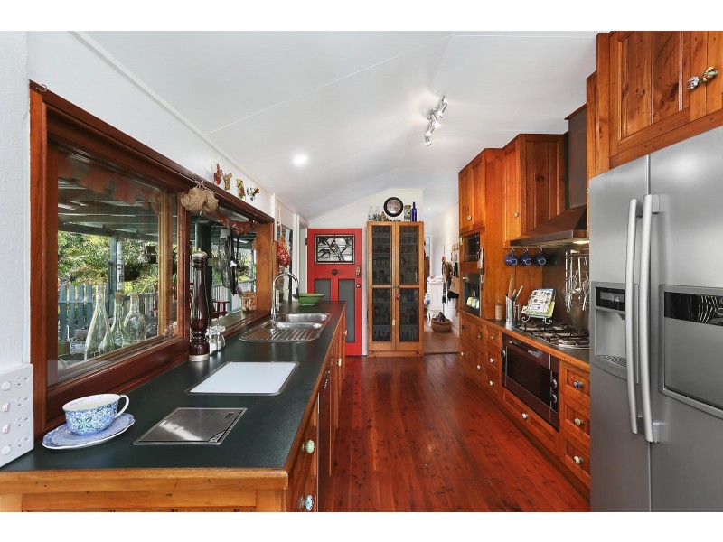 13 Ernest Street, Labrador QLD 4215