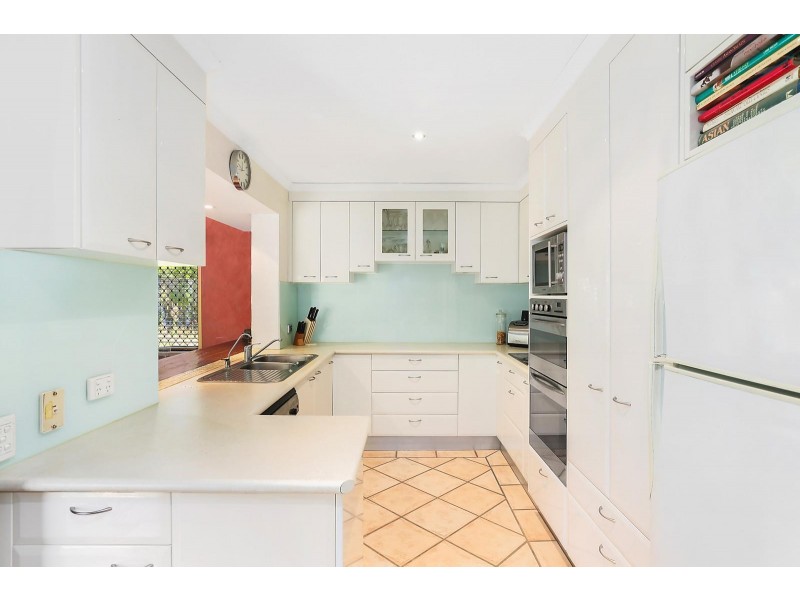 4 Yarradup Street, Ashmore QLD 4214