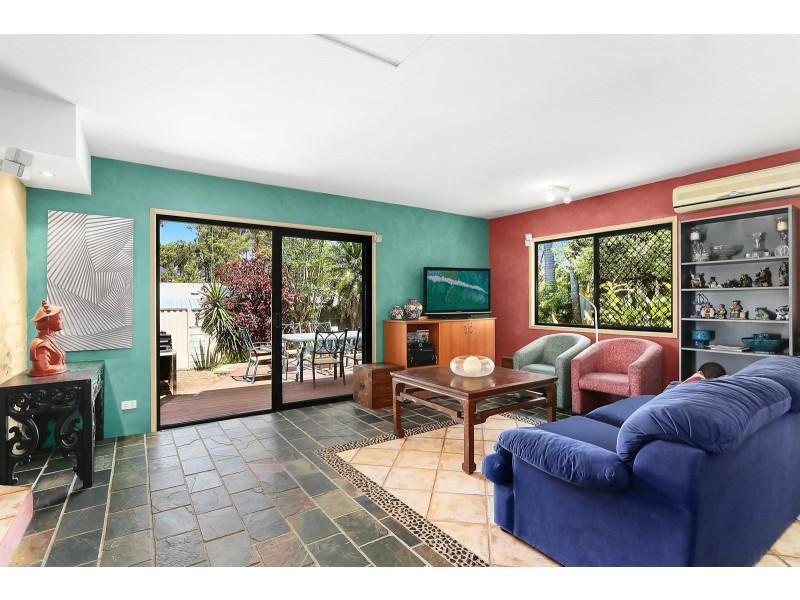 4 Yarradup Street, Ashmore QLD 4214