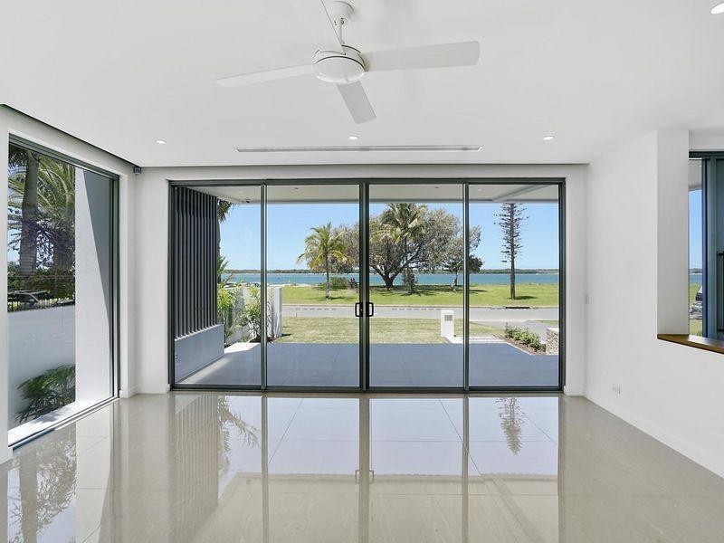 24 Shearwater Esplanade, Runaway Bay QLD 4216