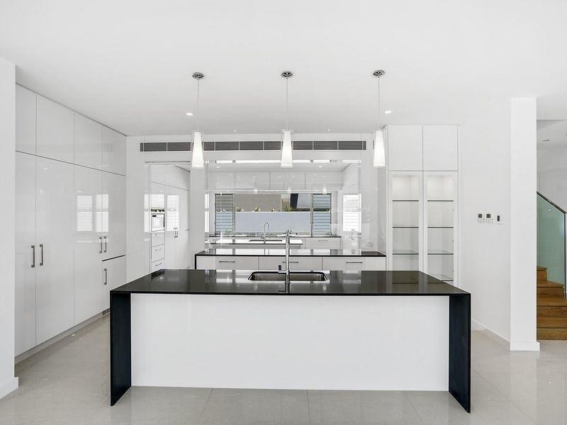 24 Shearwater Esplanade, Runaway Bay QLD 4216