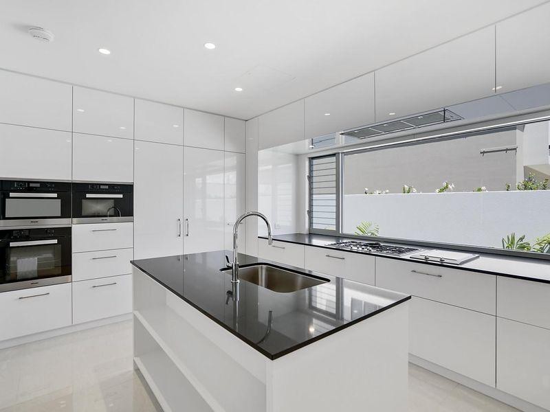 24 Shearwater Esplanade, Runaway Bay QLD 4216