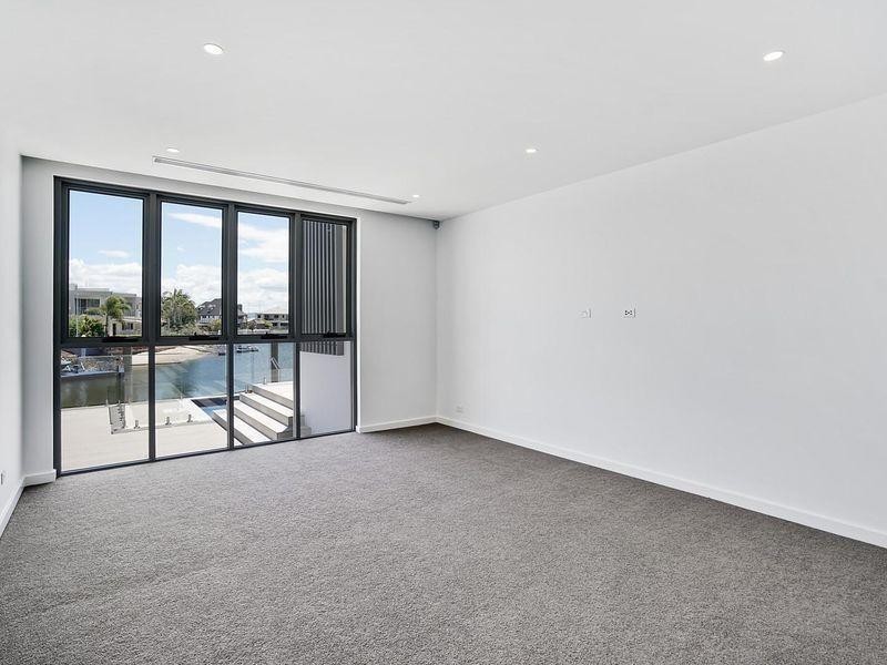 24 Shearwater Esplanade, Runaway Bay QLD 4216
