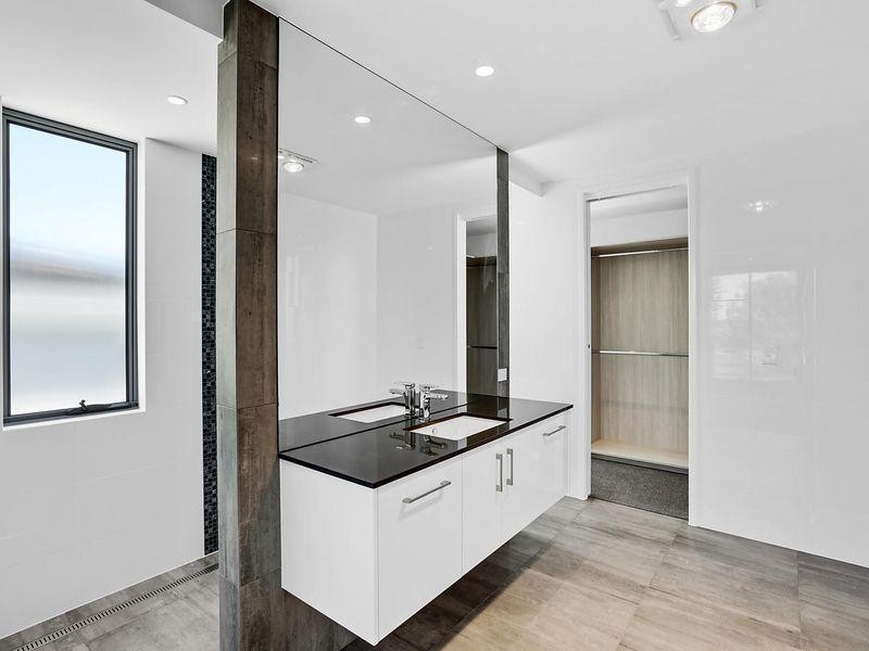 24 Shearwater Esplanade, Runaway Bay QLD 4216