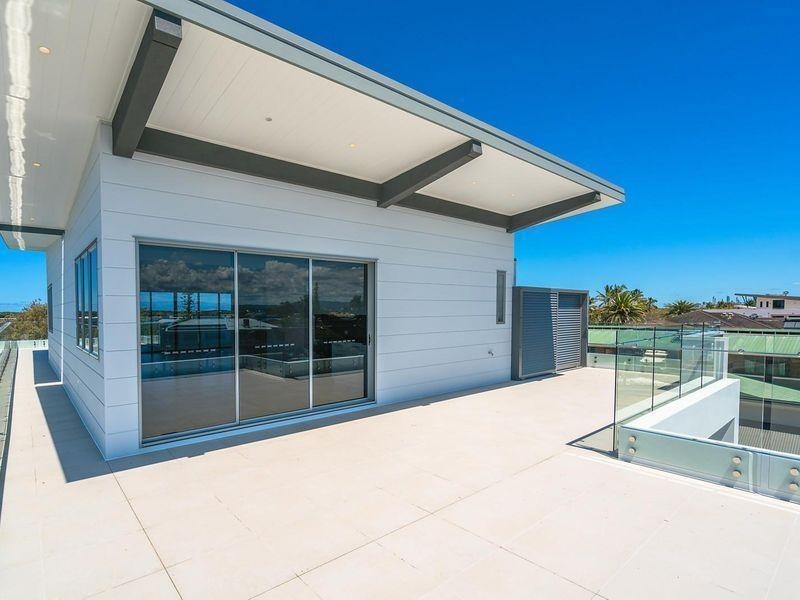 24 Shearwater Esplanade, Runaway Bay QLD 4216