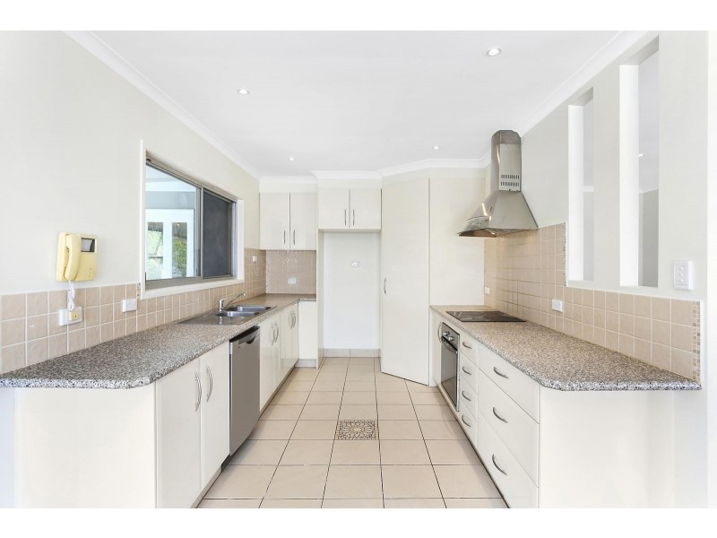 10 Sibyl Street, Southport QLD 4215