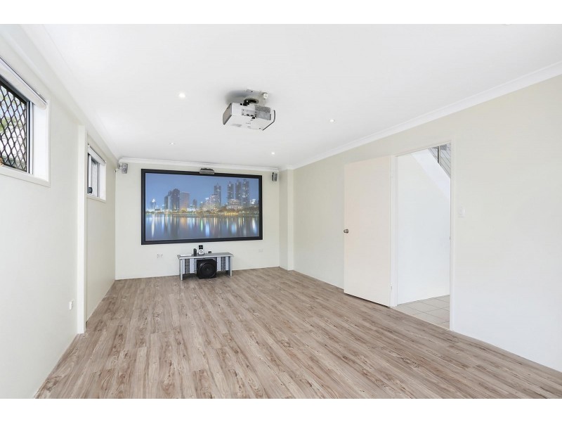 10 Sibyl Street, Southport QLD 4215