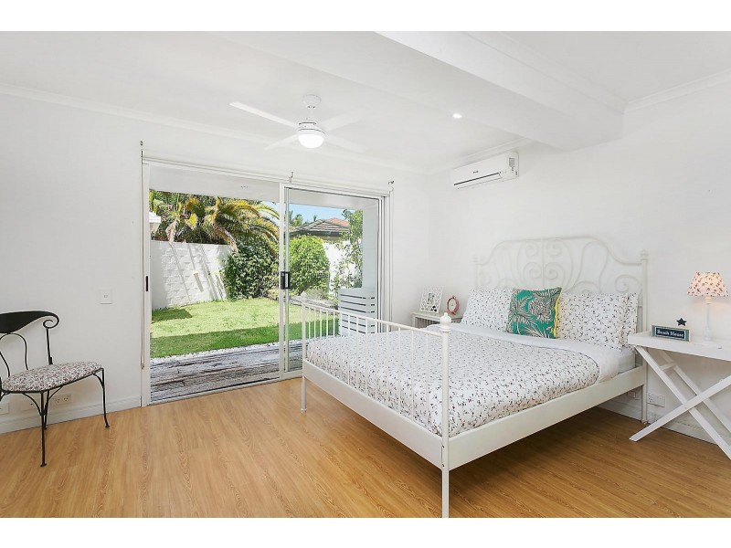 47 Cronin Avenue, Main Beach QLD 4217