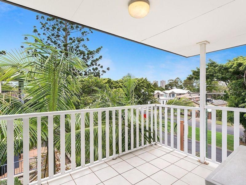 14/27 Walton Street, Southport QLD 4215