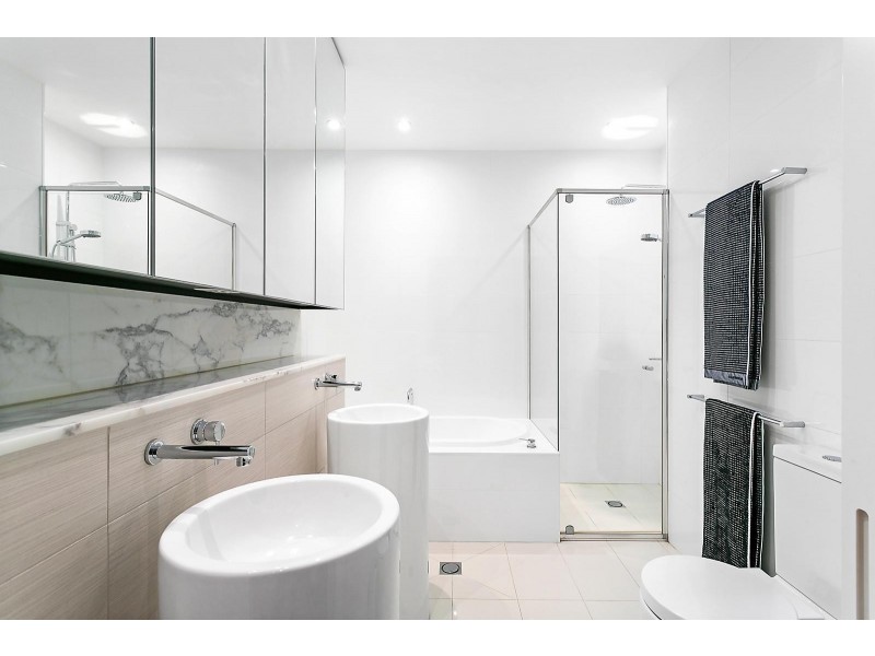 405/1 Oracle Boulevard, Broadbeach QLD 4218