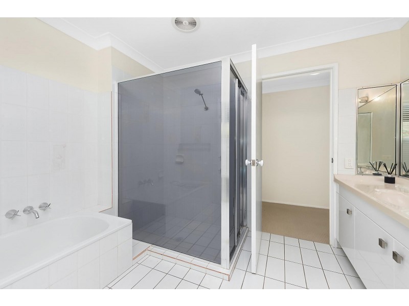 38 Wallaby Drive, Mudgeeraba QLD 4213