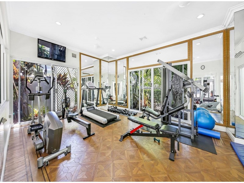 21/100 Cotlew Street East, Southport QLD 4215