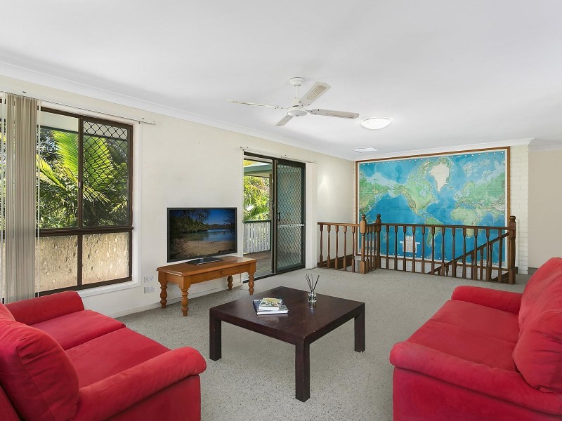 5 Walter Street, Labrador QLD 4215