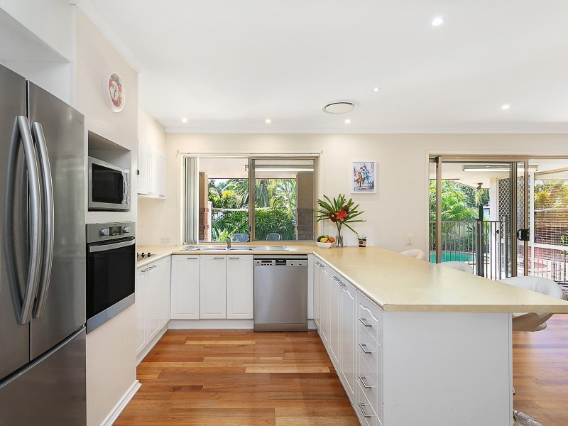 10 Koro Court, Ashmore QLD 4214