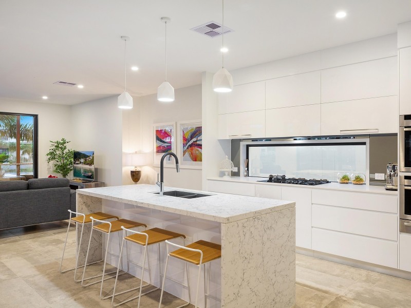 136 Monaco Street, Broadbeach Waters QLD 4218