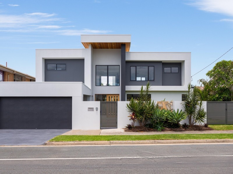 136 Monaco Street, Broadbeach Waters QLD 4218