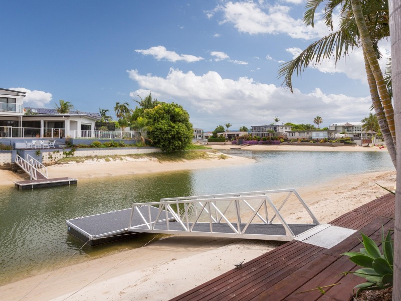 136 Monaco Street, Broadbeach Waters QLD 4218