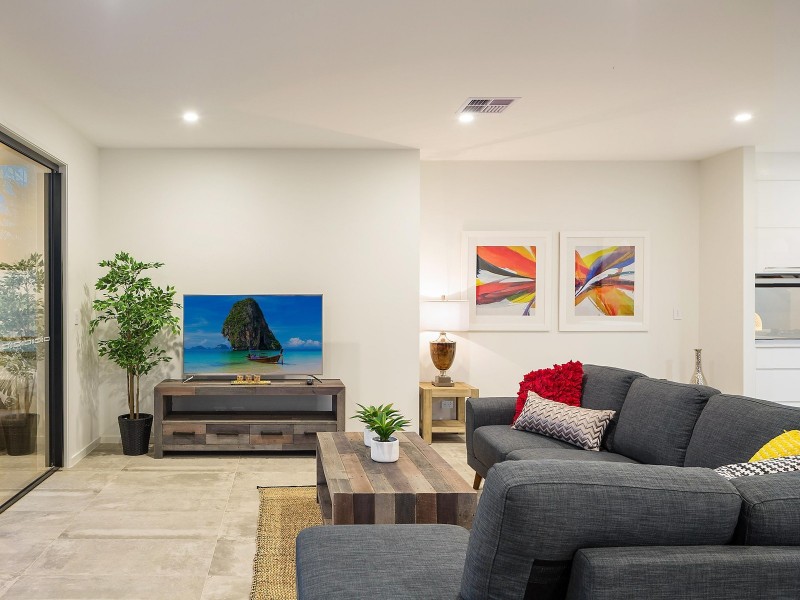 136 Monaco Street, Broadbeach Waters QLD 4218