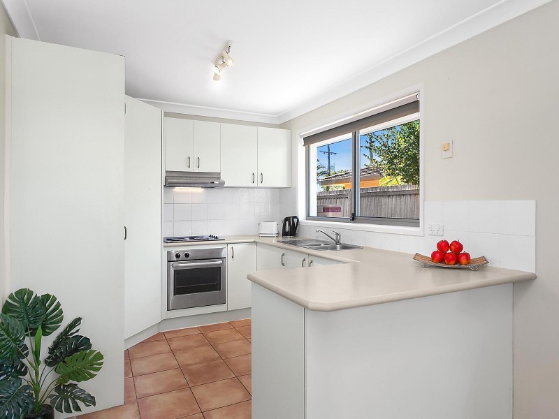 2 Costa Court, Broadbeach Waters QLD 4218