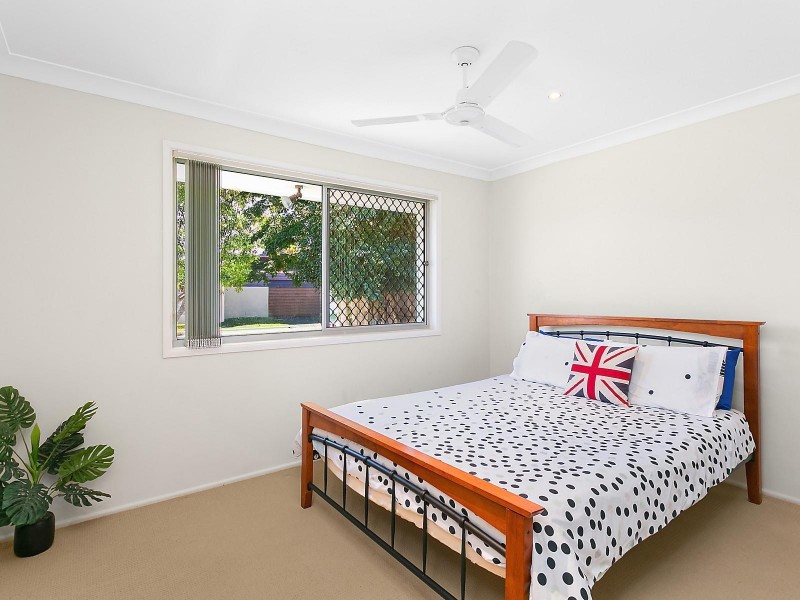 2 Costa Court, Broadbeach Waters QLD 4218