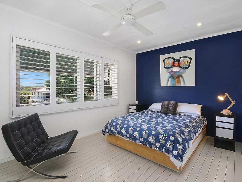 14 Lind Avenue, Southport QLD 4215