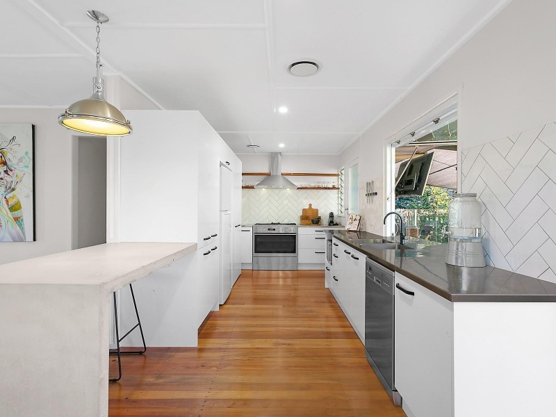 42 Mabel Avenue, Southport QLD 4215