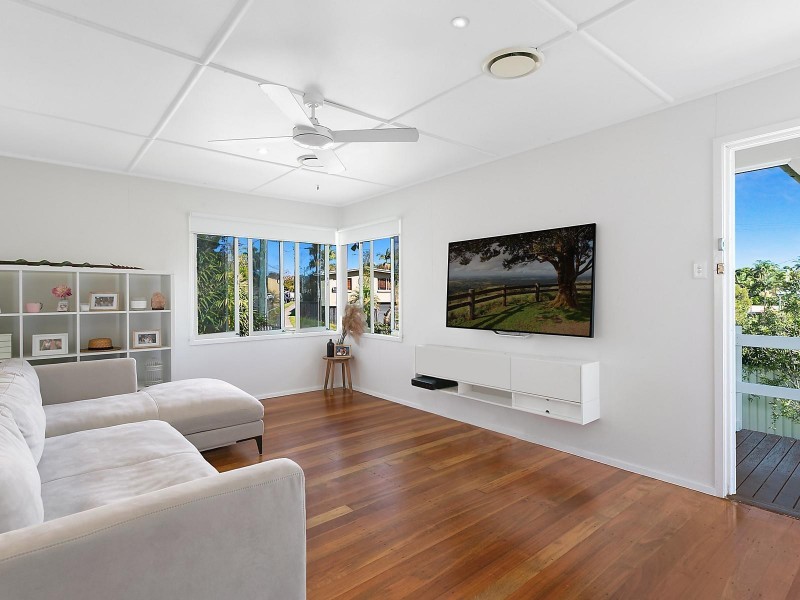 42 Mabel Avenue, Southport QLD 4215