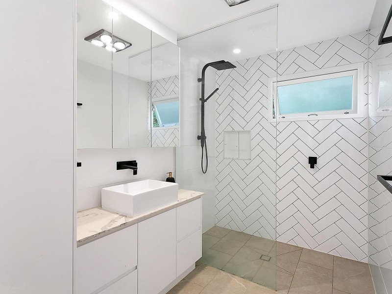 42 Mabel Avenue, Southport QLD 4215