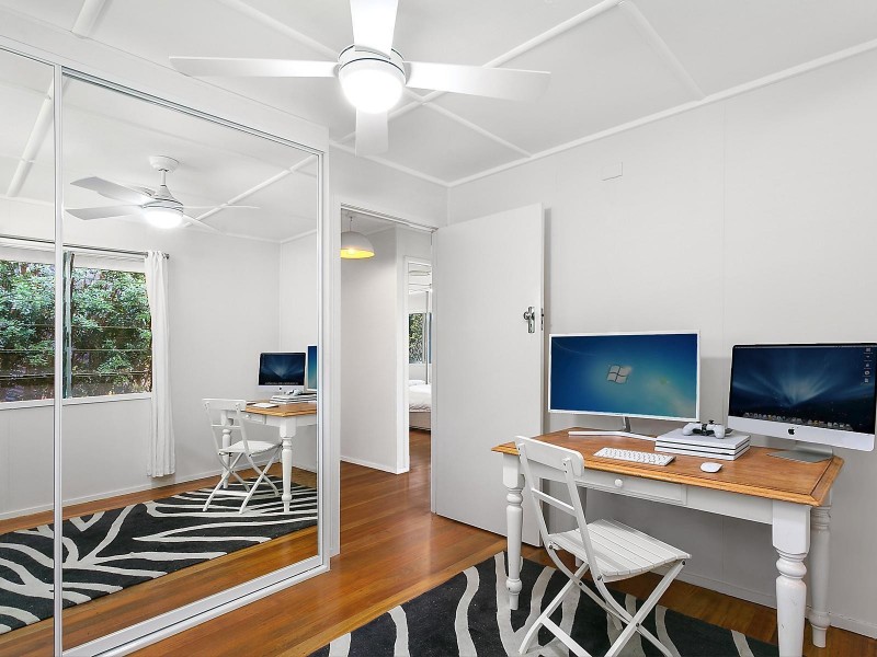 42 Mabel Avenue, Southport QLD 4215