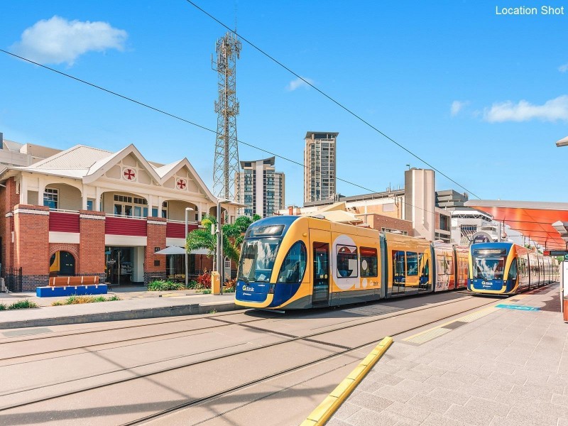 42 Mabel Avenue, Southport QLD 4215