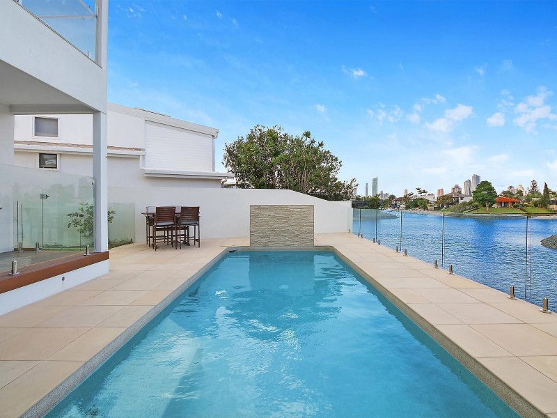 12 Crest View Key, Broadbeach Waters QLD 4218