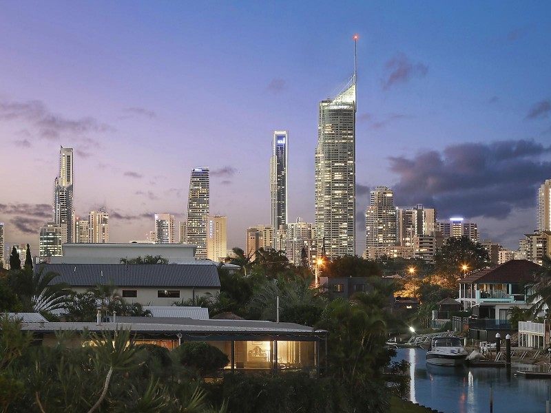 12 Crest View Key, Broadbeach Waters QLD 4218