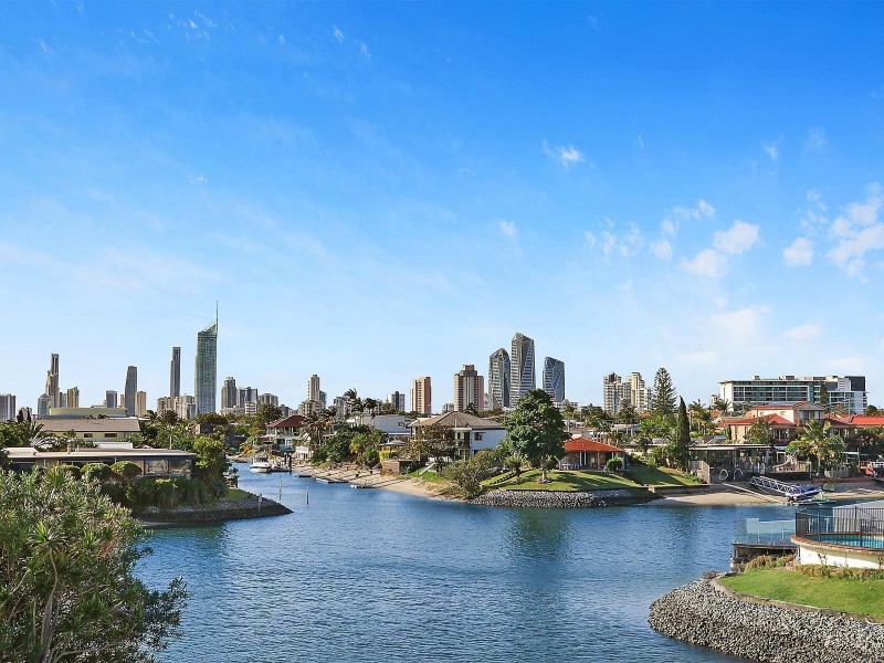 12 Crest View Key, Broadbeach Waters QLD 4218