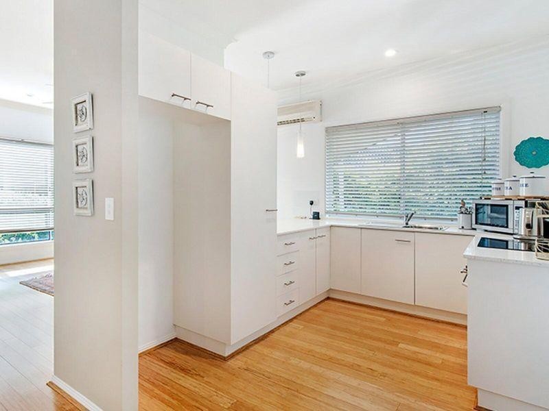 64 Riverdowns Crescent, Helensvale QLD 4212