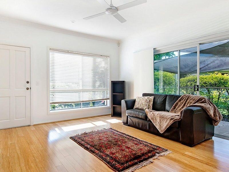 64 Riverdowns Crescent, Helensvale QLD 4212