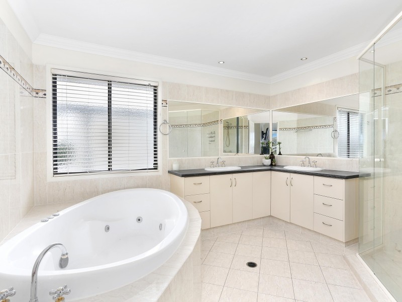 19 Sarasota Key, Broadbeach Waters QLD 4218