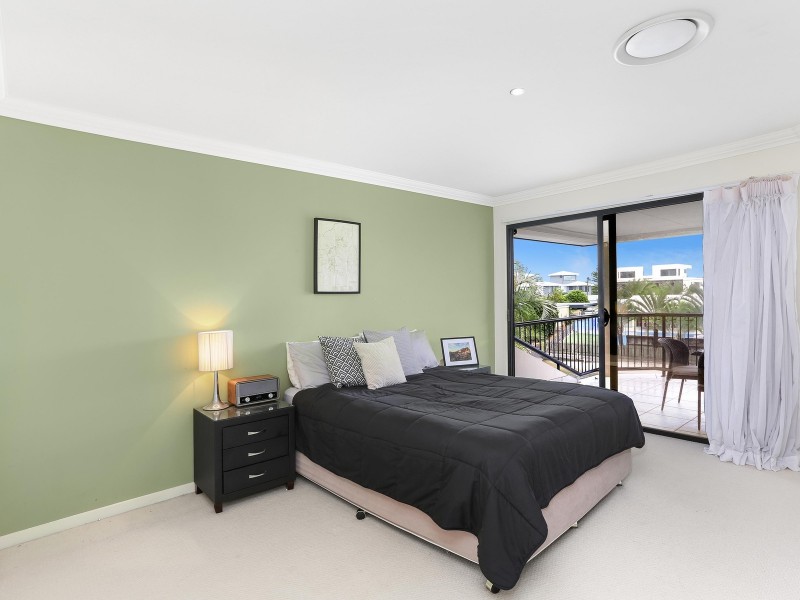 19 Sarasota Key, Broadbeach Waters QLD 4218