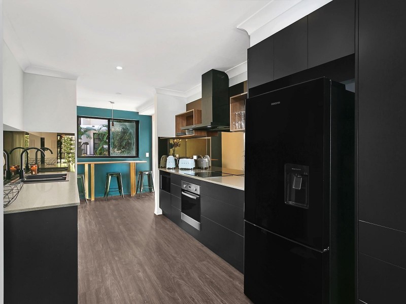 E18/1 Great Hall Drive, Miami QLD 4220