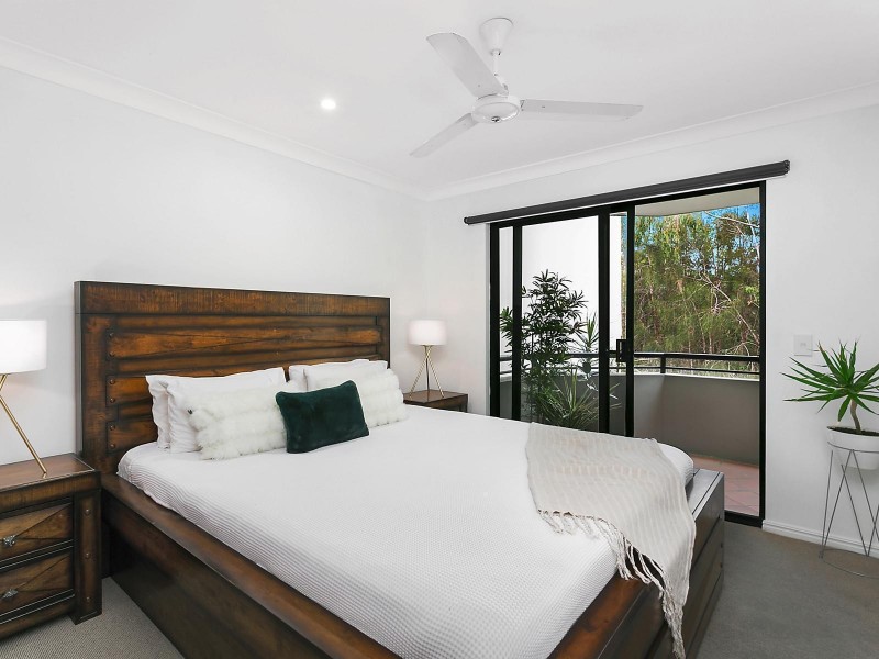 E18/1 Great Hall Drive, Miami QLD 4220