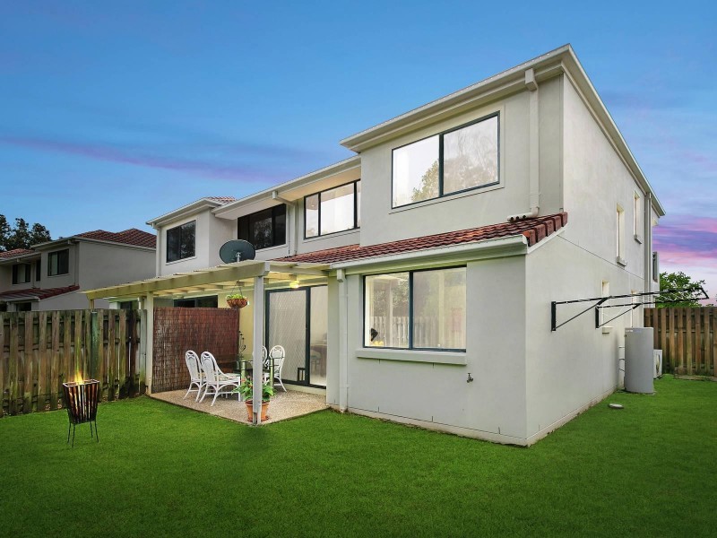 25/1 Hervey Street, Pacific Pines QLD 4211